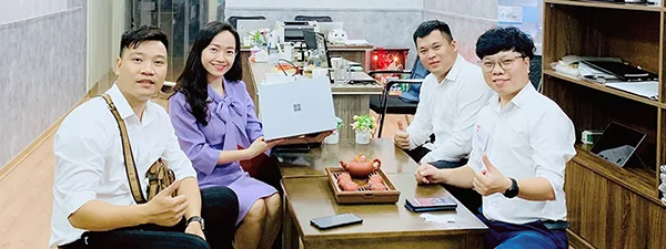 slide01 Surface Pro 9 Chính Hãng - Lựa Chọn Hoàn Hảo Cho Lập Trình Viên