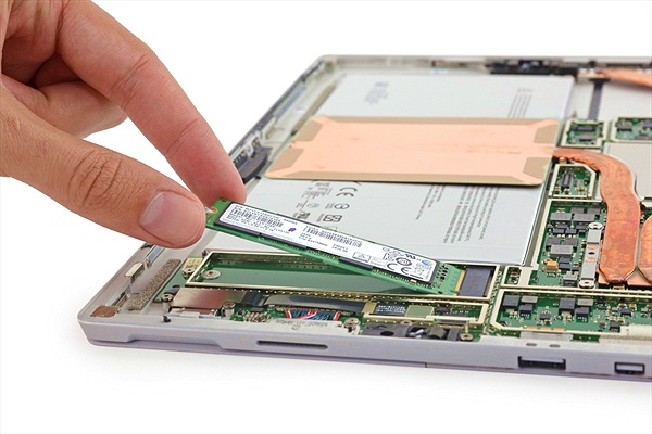 Dịch vụ thay, nâng cấp ổ cứng cho máy tính Surface, bảng giá thay ổ chính hãng 4 nang cap o cung surface 3 Dịch vụ thay, nâng cấp ổ cứng cho máy tính Surface, bảng giá thay ổ chính hãng